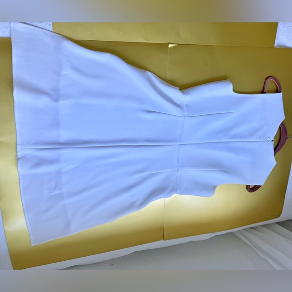 BCBGMaxAzria Chic White V-Neck Sleeveless Tunic High Low Side Slit Top size M - Picture 7 of 13